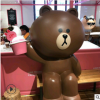 現(xiàn)貨熱賣玻璃鋼布朗熊可妮兔雕塑 LINE家族 商場卡通小鴨子擺件