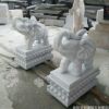 廠家供應(yīng)石雕動(dòng)物雕塑 漢白玉小象 戶(hù)外庭院家居精美石雕擺件 定